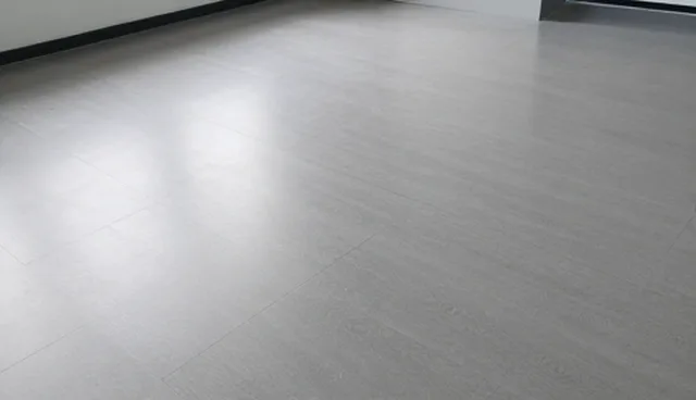 环保地板在不同室内空间中的应用适配分析